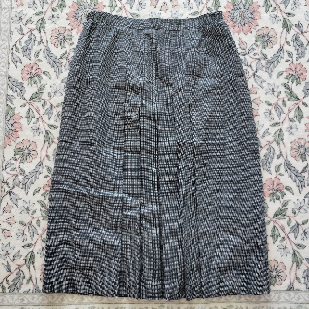 70s Vintage Black & White Pleated Plaid Midi Skirt